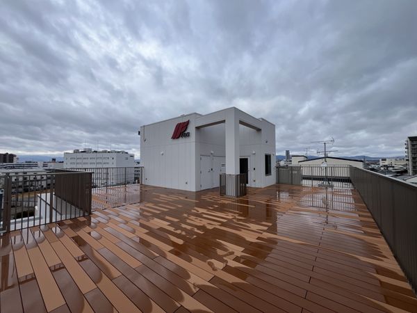 広々とした屋上