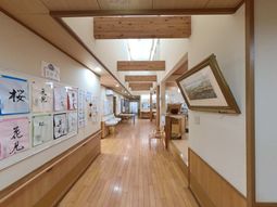 作品展示の廊下