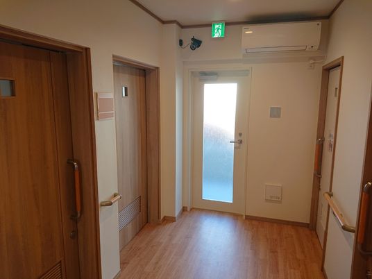 明るい居室入口