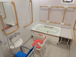 介護職用設備の浴室