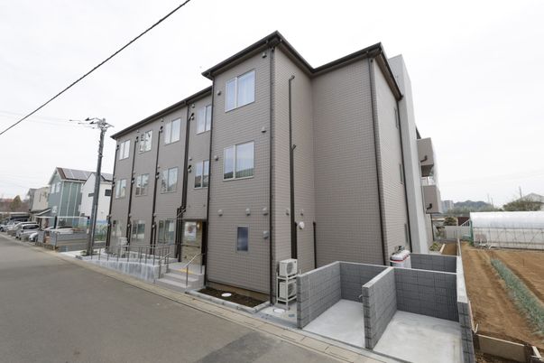 清潔感のある施設の外観