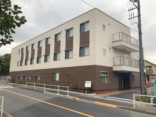 温かみのある建物外観