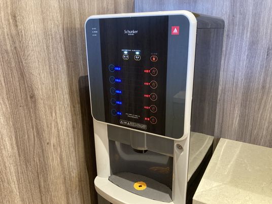 セルフサービスの飲料機