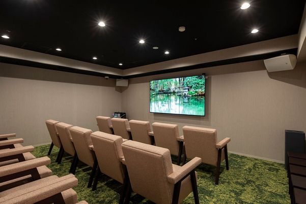 上映設備のある部屋  