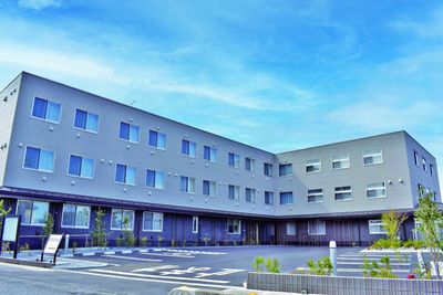 広々とした外観の建物