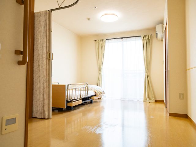 居心地の良い居室 居室 ゆとりある居室は、明るく清潔感があり、快適な毎日をお過ごし頂ける環境を提供しています。