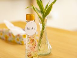 花柄ティッシュとボトル