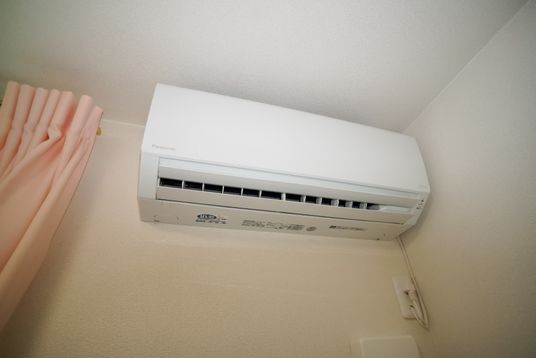 エアコンが設置された部屋