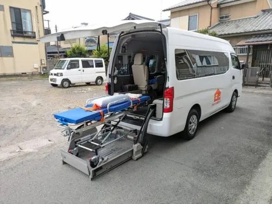 送迎車の外観  