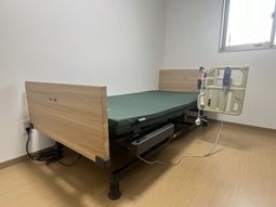 ベッドと設備が整った居室