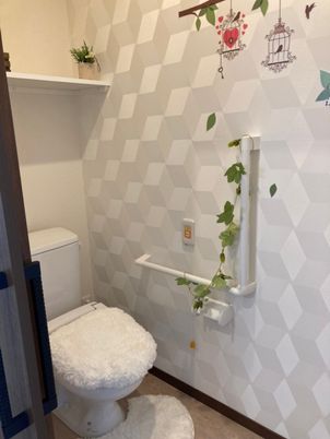 手すり付きトイレ空間