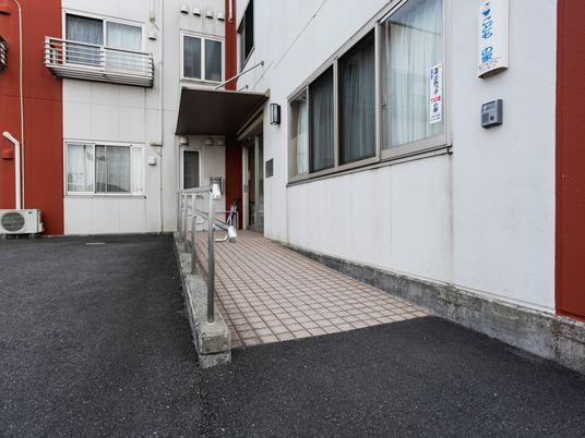 建物の入り口