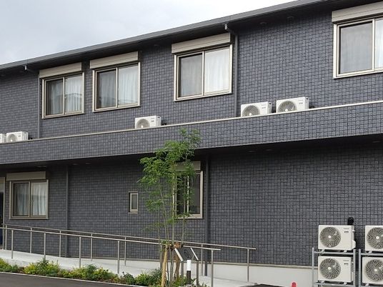 モダンな建物の外観
