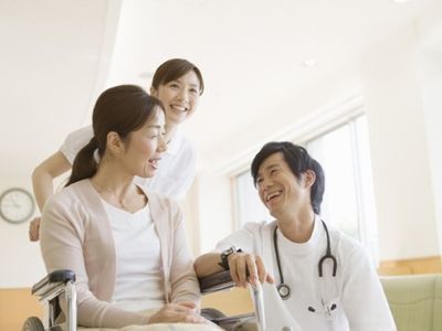 楽しそうな雰囲気のスタッフと入居者