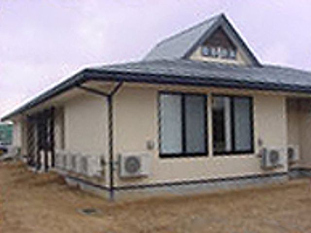 広々とした明るい居室 居室 ゆったりとした空間の居室です。窓から自然光が差し込み、くつろぎの時間をお過ごしいただけます。