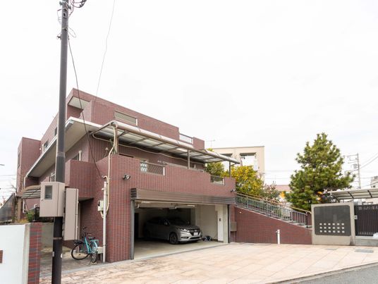 落ち着いた外観