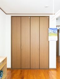 木製の収納ドア