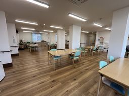自然光の広いダイニングルーム