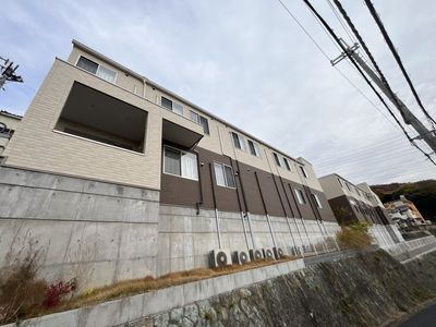 モダンな外観の建物
