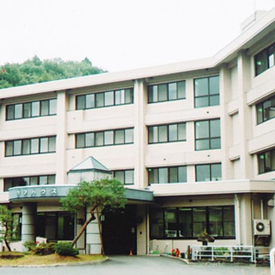 三階建ての外観