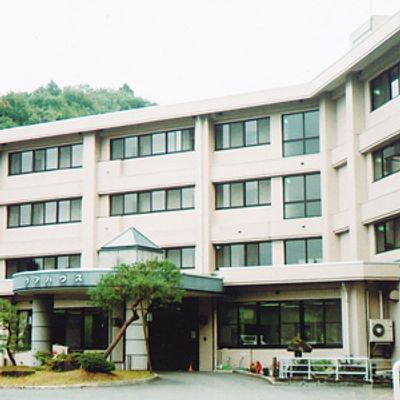 三階建ての外観