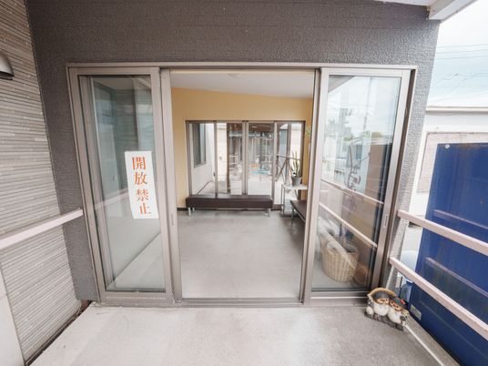 幅広い引き戸廊下