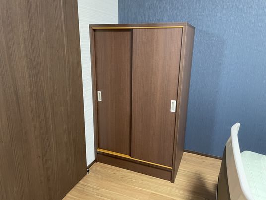 ゆったりとした居室の扉