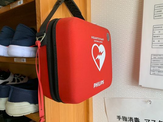 救急装置の棚