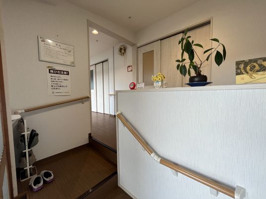 施設の廊下