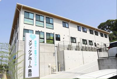 新築そうな外観の建物