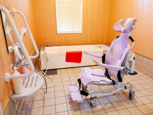 利用者の安全な入浴サポート設備