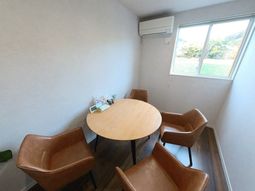 自然光の応接室