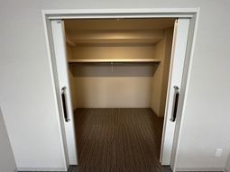 広い収納のクローゼット
