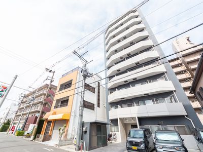 モダンな建物の外観