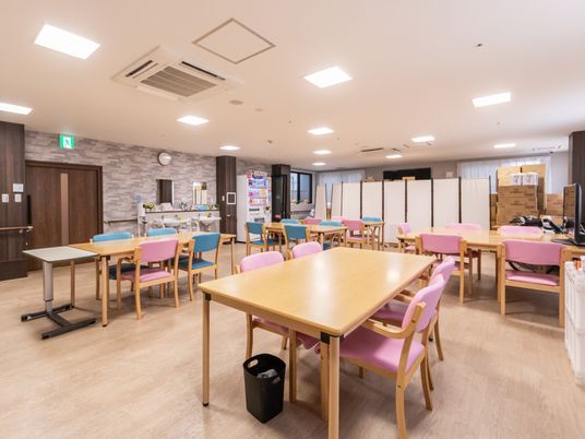 広々としたラウンジ