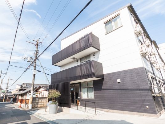 明るい建物