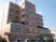 明るい建物外観  