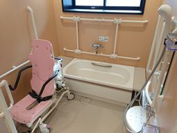 清潔な浴室設備