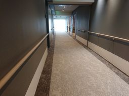 清潔な廊下の風景