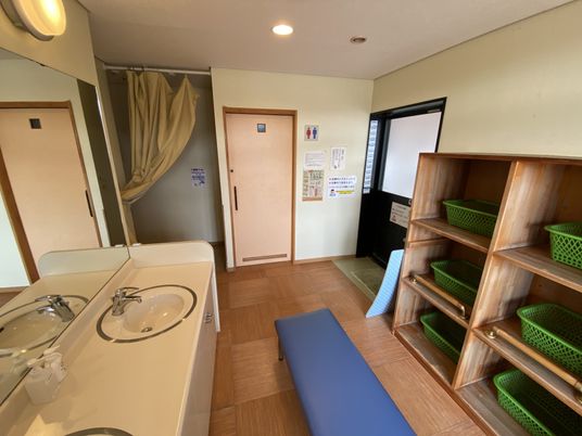 入居者の洗面台と棚