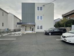 洗練された建物の外観