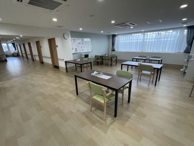 広々とした清潔なダイニング