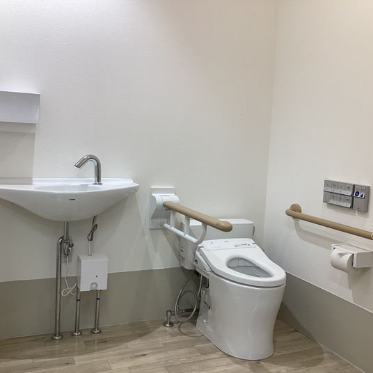 手すり付きトイレ空間