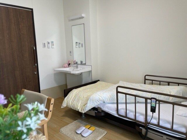 清潔感ある居室環境 居室 清潔で明るい個室のお手伝いを通じて、入居者様の快適な生活を支えるやりがいのある職場です。