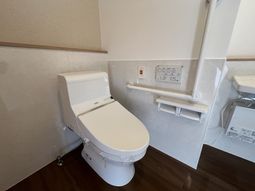 安全に配慮した室内トイレ