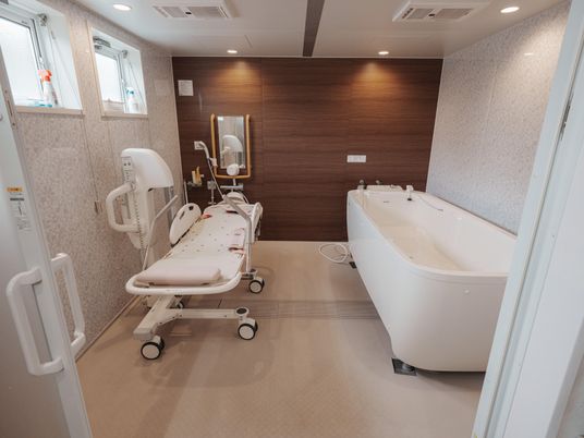 広々とした浴室