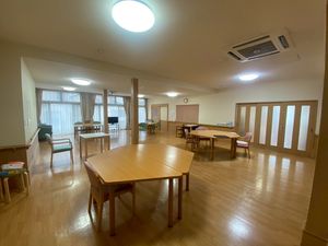 広々としたラウンジ