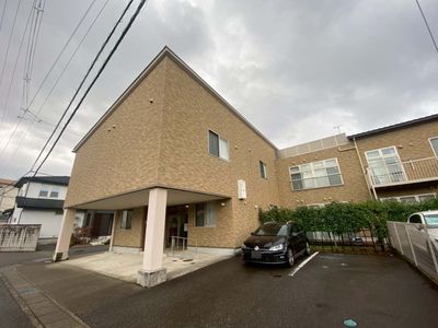 広々とした施設の外観