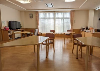 自然光が差し込むリビング