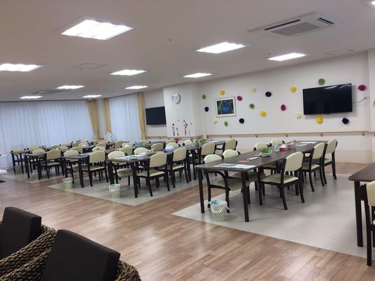 広々としたダイニングスペース